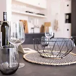 Luna Mare Mit Terrasse & Poolnaehe, Direkt Am Nyaraló
