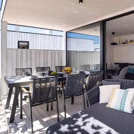 Luna Mare Mit Terrasse & Poolnaehe, Direkt Am *