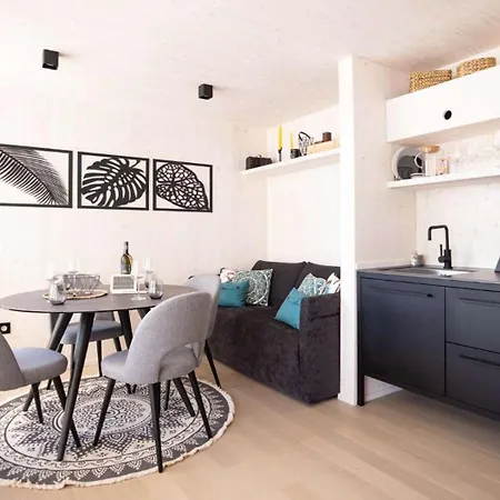 Luna Mare Mit Terrasse&poolnähe, Direkt Am Privlaka (Zadar)