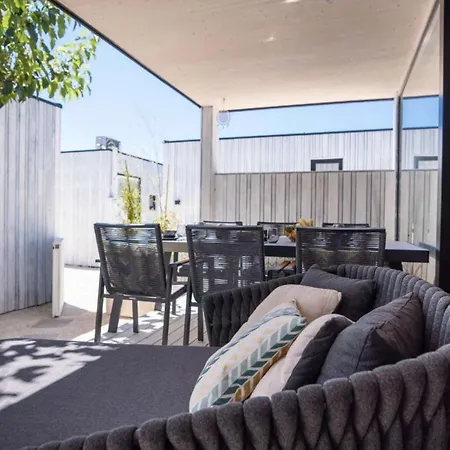 Luna Mare Mit Terrasse & Poolnaehe, Direkt Am *