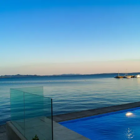 Ferienhaus Luna Mare Mit Terrasse&poolnähe, Direkt Am Privlaka (Zadar)