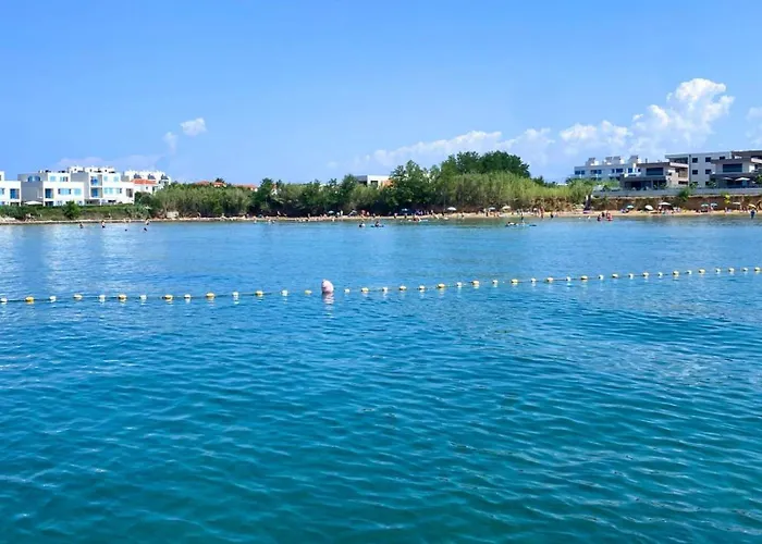 Luna Mare Mit Terrasse & Poolnaehe, Direkt Am *