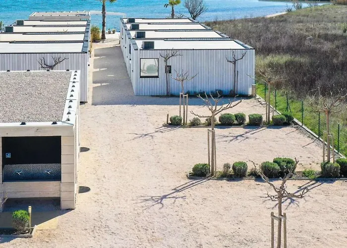 Luna Mare Mit Terrasse & Poolnaehe, Direkt Am * Privlaka