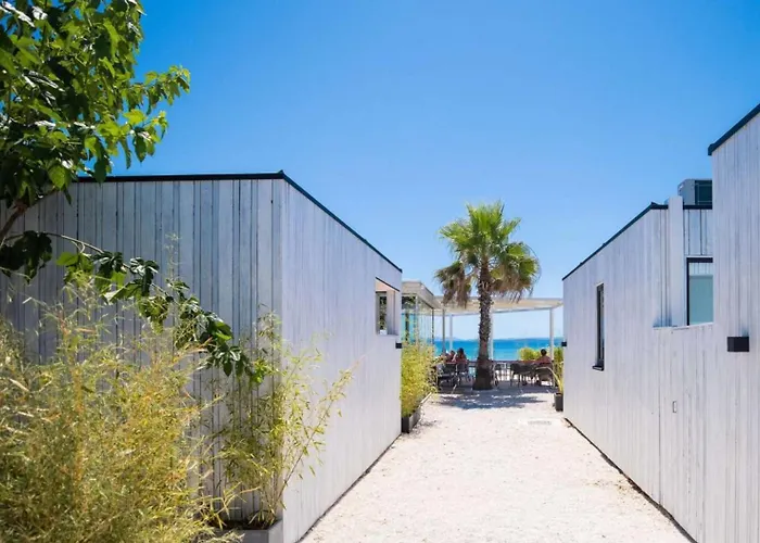 Luna Mare Mit Terrasse & Poolnaehe, Direkt Am *