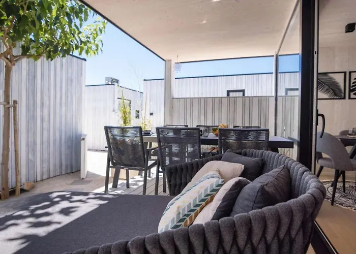 Luna Mare Mit Terrasse & Poolnaehe, Direkt Am *