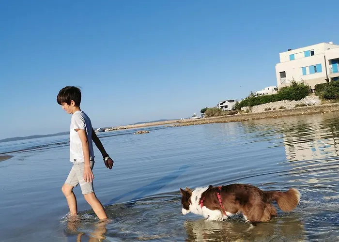 Luna Mare Mit Terrasse & Poolnaehe, Direkt Am * Privlaka