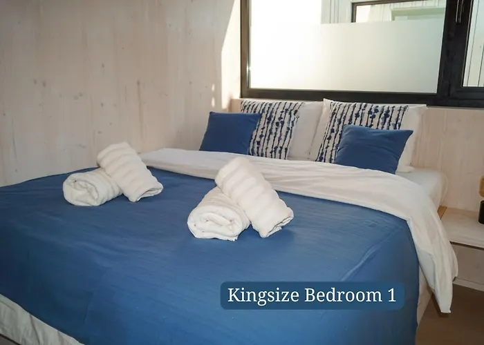 Nyaraló Luna Mare Mit Terrasse & Poolnaehe, Direkt Am Privlaka